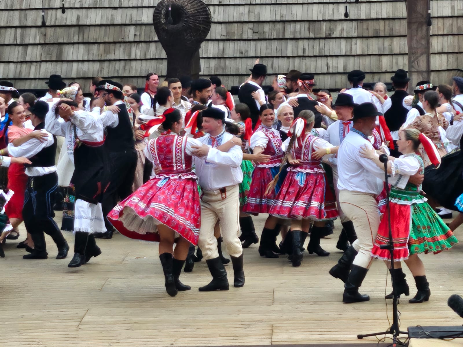 VÍKEND SLOVENSKÝCH TRADÍCIÍ A FOLKLÓRU